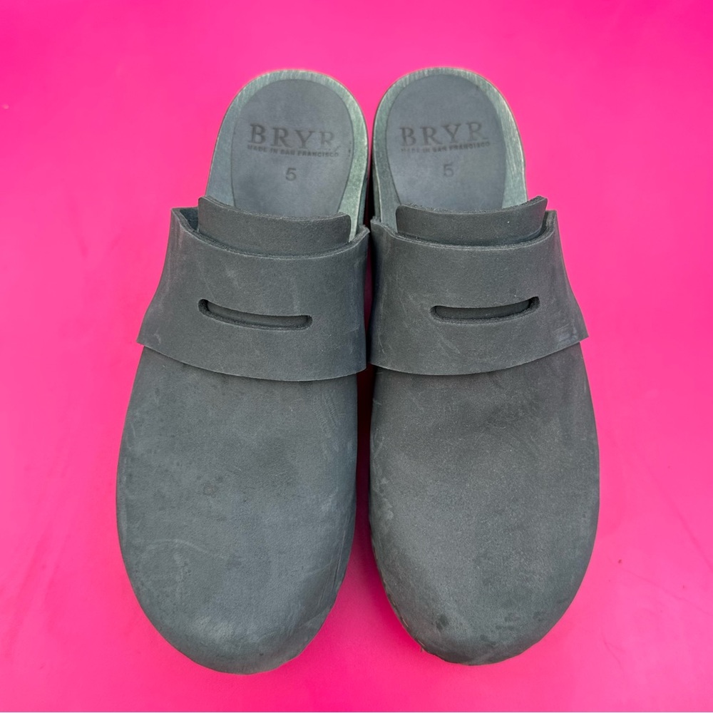 Bryr clogs monochrome penny in juniper size 5